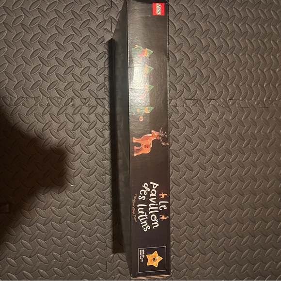 LEGO Christmas - Creator Expert Elf Club House 10275 RETIRED NEW IN BOX - Picture 4 of 5